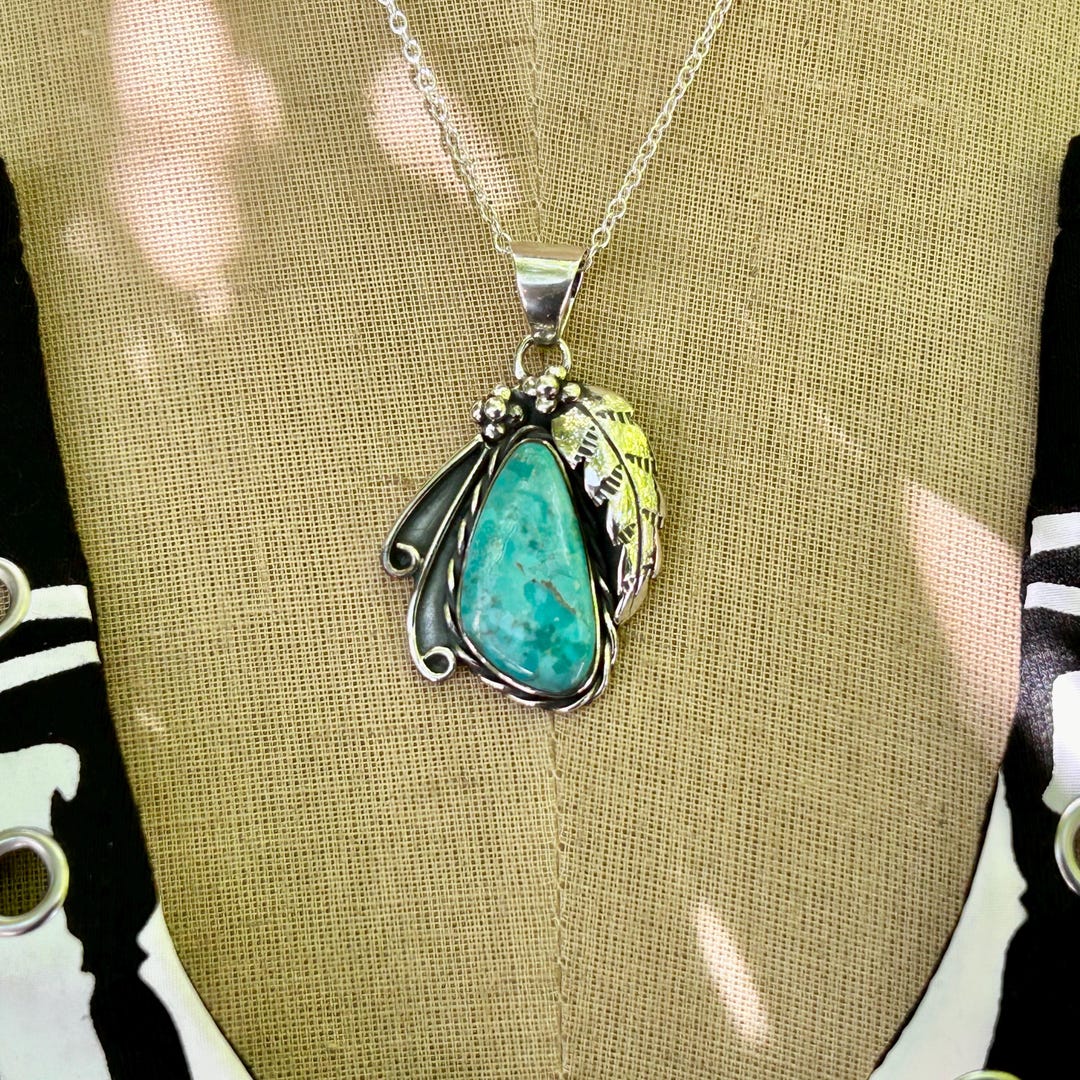 Firewheel Flower Turquoise Pendant Necklace main image 1