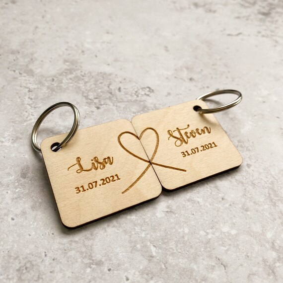 Matching Couples Keyring Engraved Wooden Couple Keychain 5 Year