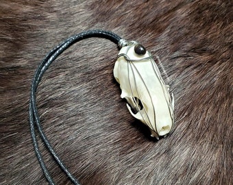 Collier tête de mort, tête de mort en fil de fer, tête de mort d'hermine, bijoux en os d'animal véritable, pendentif en obsidienne, collier avec pendentif tête de mort, cadeaux païens