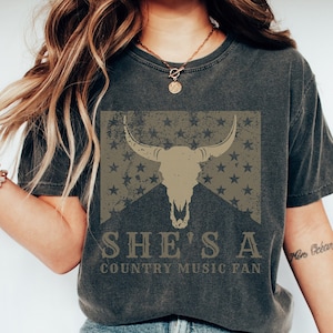 Shes A Country Music Fan, Vintage Western T-shirt, Trendy tee, Western Graphic Tee for Women, Cowgirl Country Shirt, Country Concert Tee