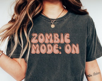 Modo zombie en camisa, linda camisa de fantasma y calabaza, sudadera de otoño de calabaza de Halloween, camisa de cosas de Halloween, camisa de garabatos de Halloween