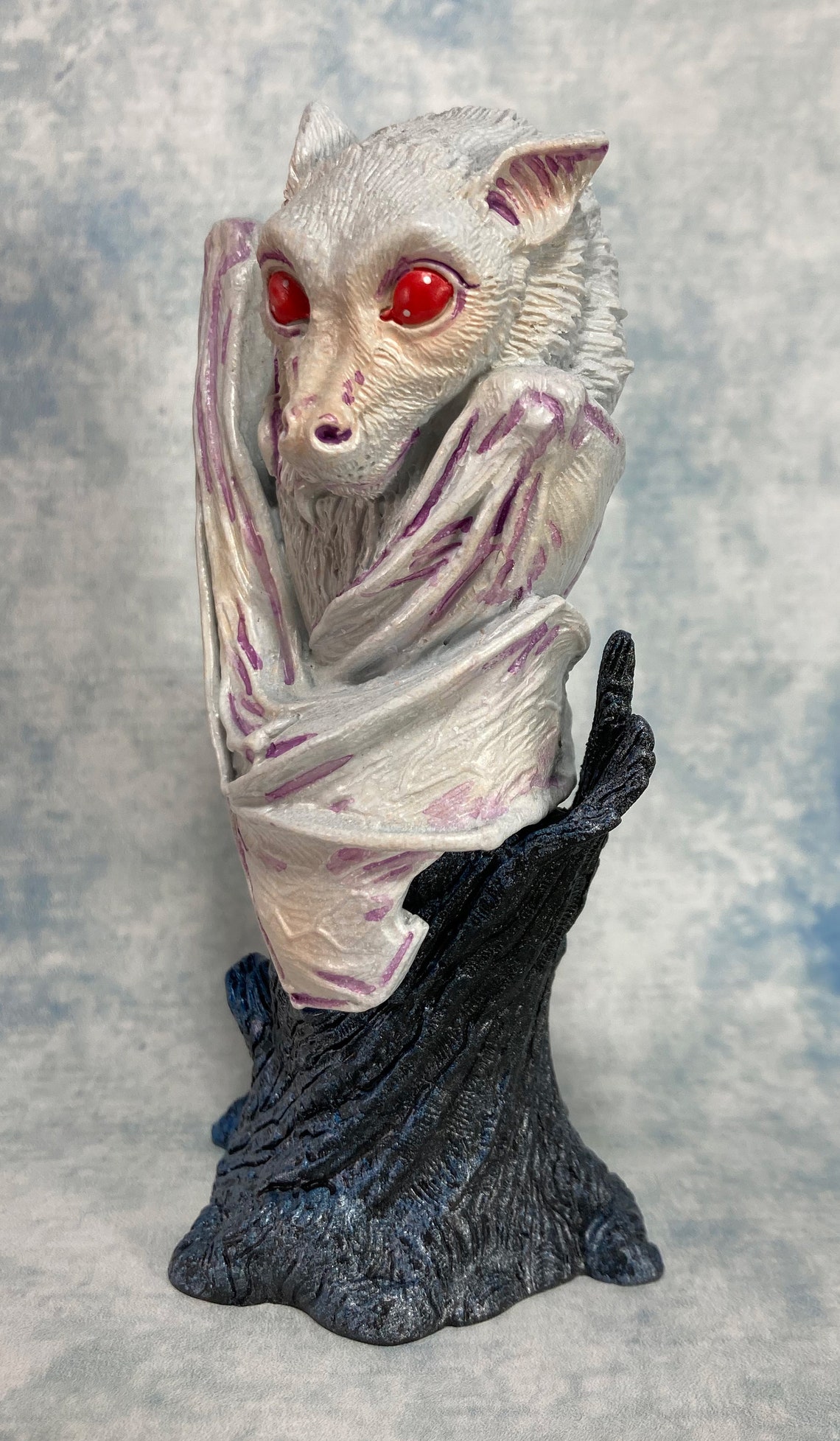 Bat Idol Mini-statue (albino) - Etsy