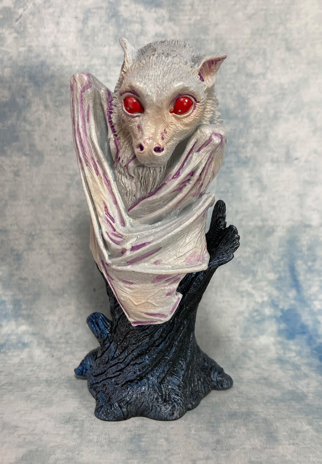 Bat Idol Mini-statue (albino) - Etsy