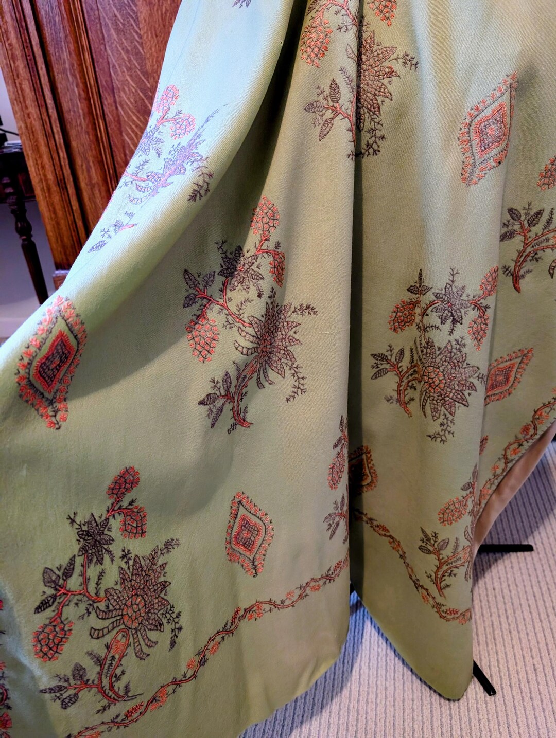 美しいヴィンテージアンティークの手刺繍ウールカシミールショール 