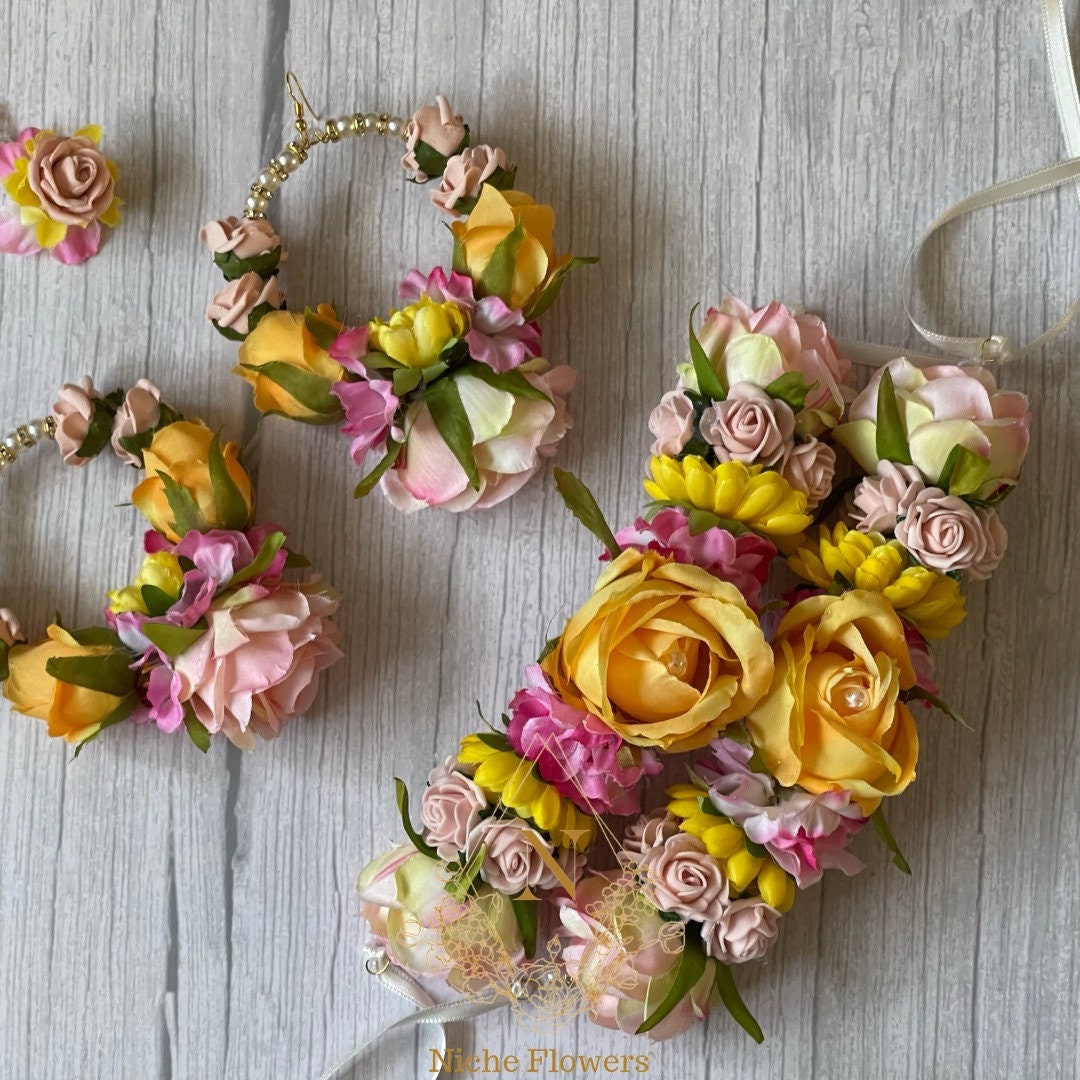 Luxury Pastel Rose Pearl Mix Flower Jewellery Mehndi Jewellery Nikah Flower Jewellery Pithi Flower Jewellery Etsy UK