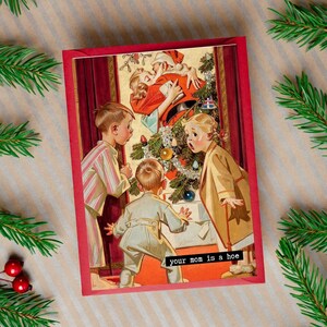 Your Mom Is A H * e Weihnachten Rude Friend Urlaub 50er Jahre Mid Century Retro Familie Hausfrau Lustig Bruder Schwester Sibling Snarky Grußkarte