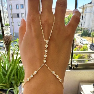 925 Sterling Silver Gold Plated Heart Hand Chain Bracelet