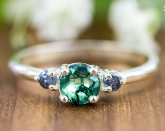 Silver ring for women with green stones - moss agate & diamond - gemstone jewelry - sustainable jewelry from Bali - gift for girlfriend