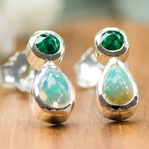 SMARAGD & OPAL OHHRINGE in 925 Sterling Silber | Opal Ohrstecker | Edelstein Ohrringe| Opal Schmuck | Smaragd Schmuck | Echtschmuck