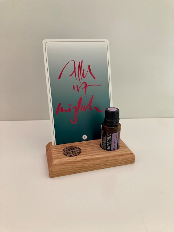 Display for affirmation card or tarot card, oil of the day e.g. from Doterra. Made of oak wood with or without engraving "Flower of Life"