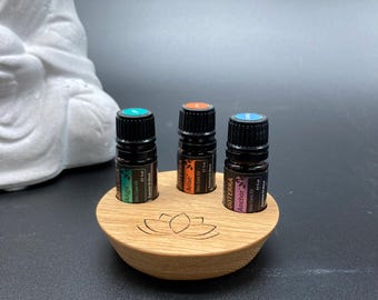 The ultimate stand for all yoga friends. For 3x 5ml bottles and with an engraved lotus flower made of real oak wood.