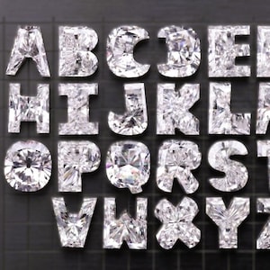 Pode incluir: Um alfabeto completo de diamantes brilhantes e transparentes, cada letra cortada de forma diferente. As letras estão dispostas em linhas e colunas sobre um fundo escuro, mostrando o brilho das pedras preciosas. Todas as letras são maiúsculas.