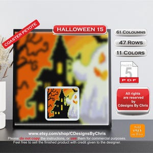 Op de afbeelding: Een ingelijst kruissteekpatroon met een Halloween-thema, met een spookhuis en spookontwerp. De afbeelding bevat de tekst "HALLOWEEN 15", "COASTER PEYOTE" en details over het patroon. De Etsy shop URL is ook zichtbaar.