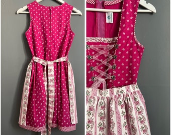 Vintage Isar Trachten Madchen Kleid mit Schürze Blumendruck Rosa Weiß Baumwoll Dirndl Bauer Tailliert Plissee Metallspange 164 cm 13-14 Jahre