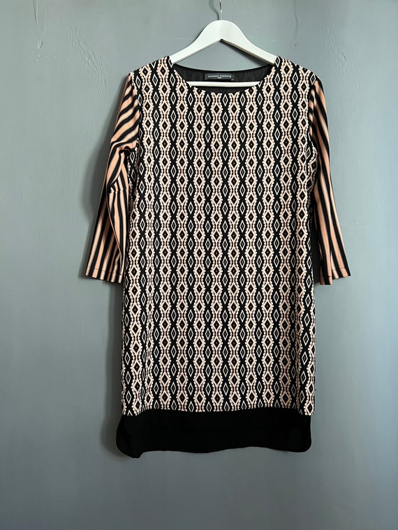 Vintage Sandro Ferrone Roma Straight Dress Geometric Rhombus Striped Black Beige White Polyester Dress Crew Neck 3/4 Sleeve Made in Italy
