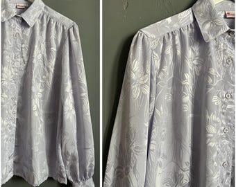 Vtg Sweet Romantic Blouse Lilac Shiny Fabric Polyester Ladies Shirt Collared Buttoned Long Sleeve Top Secretary Grandma Retro Vibe Sz S