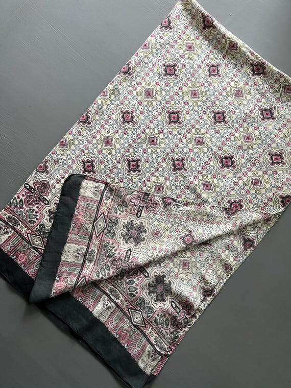 Vtg Huge Block Printed Shawl Rectangular Wrap Gra… - image 10