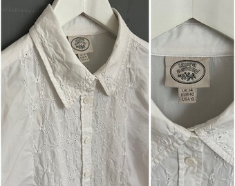 Vintage Laura Ashley Romantische bestickte Bluse Weiß Baumwolle Damen Shirt Kragen geknöpft Langarmshirt Femininer Retro Vibe Größe M-L