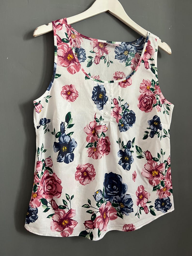 PINK MEMORIES Green Sleeveless Spaghetti Tank T-Shirt Blouse