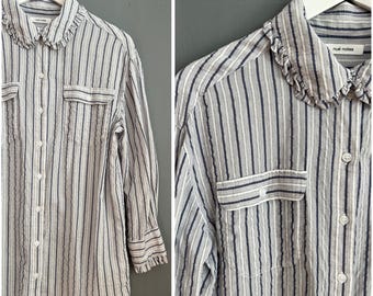 Rue Notes Ruffle Collar Blouse Gray & White Striped Viscose Cotton Ladies Shirt Long Sleeve Patch Chest Pockets Top Romantic Retro Vibe Sz S