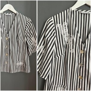 ヴィンテージ ルッツ テウトロフ 刺繍入り ストライプ ブラウス グレー&ホワイト コットン レディース シャツ Vネック シェルボタン 半袖 トップス 夏 通気性 サイズ M-L