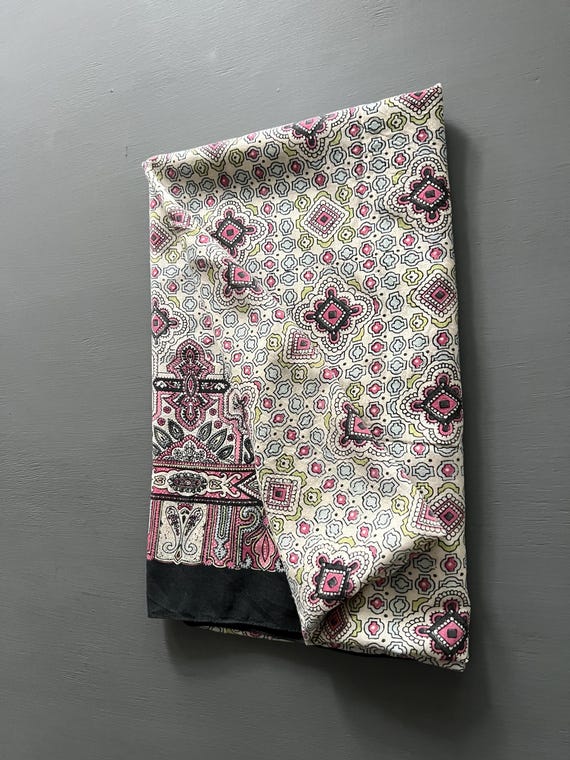 Vtg Huge Block Printed Shawl Rectangular Wrap Gra… - image 4