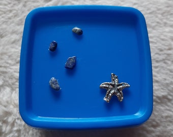 Deco tray with gemstones Lapis Lazuli and starfish