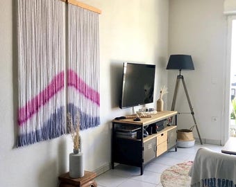 Handgefärbter Makramee-Wandbehang, abstraktes grau-rosa Bild, Modell PERLE