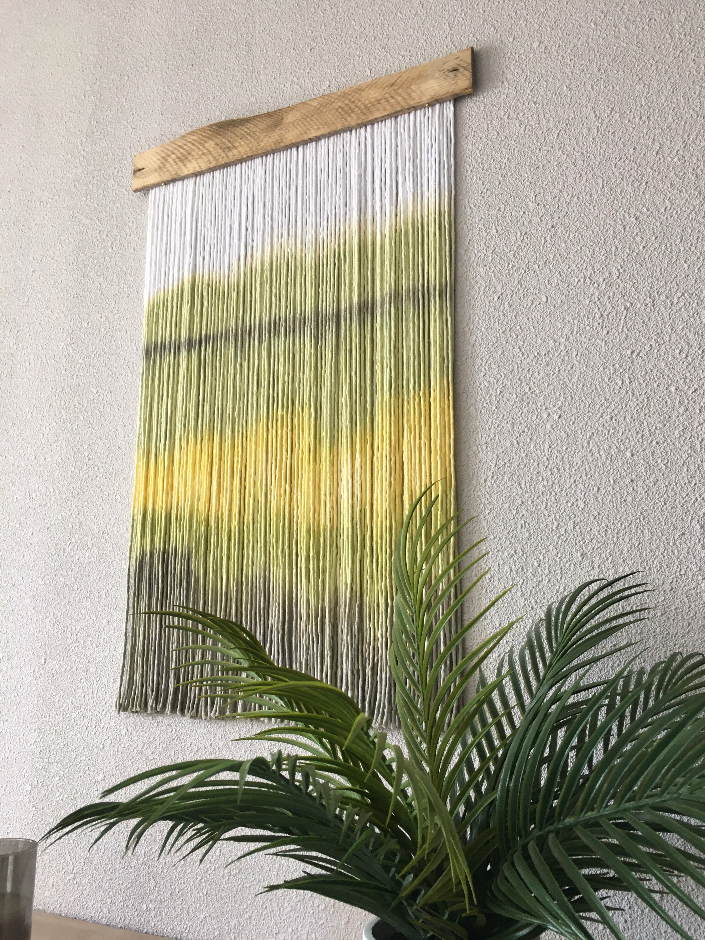 Décoration Murale en Macramé Teint de Façon Tie & Dye