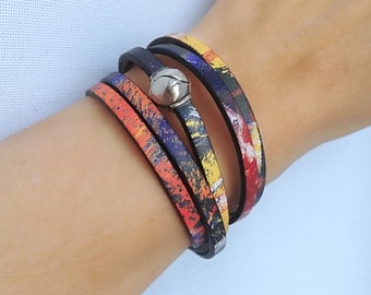 Calf leather bracelet  with 5 turns ABSTRACTION, paint brush pattern , Silver plated magnetic ball closure