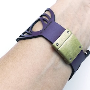 Women's laser cut Leather Bracelet with graceful intertwined lines, ajustable, elegant easy to use magnetic clasp 14 aubergine