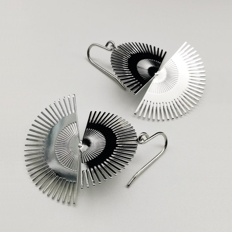 Boucles d'oreilles Soleil Levant AURORE dorées Or fin 24 carats ou plaquées ARGENT gravées attaches en argent 925 Bijou solaire Sunburst image 5