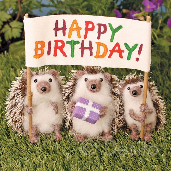Ling Design Artistic Birthday Greeting Card - 'Happy Birthday Aunty' - Adorable Hedgehog And Balloon Illustration - With A Gold Foil Finish