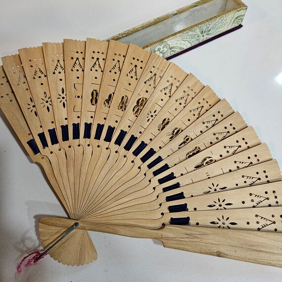 Vintage Decorative Wood Hand Fan Bali Picture Fra… - image 2