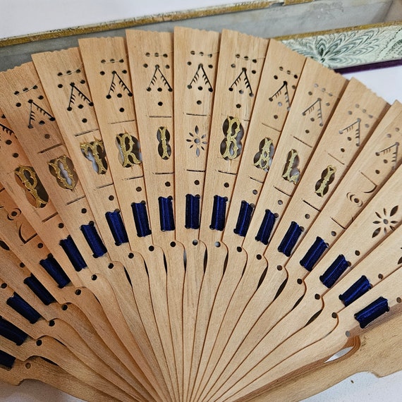 Vintage Decorative Wood Hand Fan Bali Picture Fra… - image 3