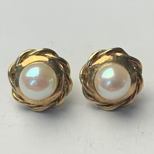 Vintage 9ct Yellow Gold Pearl Stud Earrings