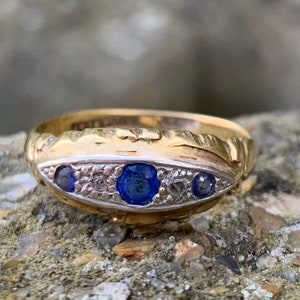 Vintage/Antique 18ct Gold and Platinum Intense Blue Sapphire and Diamond Ring