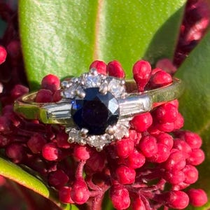 Vintage 18ct Gold & Platinum Sapphire and Diamond Ring
