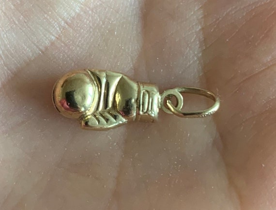 Vintage 9ct Yellow Gold Boxing Glove Charm or Pend