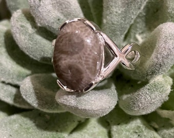 Petoskey Stone Size 7 Figure 8 Ring, Sterling Silver