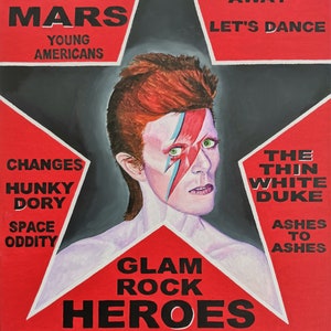 Op de afbeelding: Een rode en zwarte poster met een witte ster in het midden. De ster toont een portret van David Bowie met zijn kenmerkende bliksem-make-up. De poster vermeldt de titels van enkele van zijn populairste nummers, waaronder "Life on Mars", "Changes", "Hunky Dory", "Space Oddity", "I Can't Give Everything Away", "Let's Dance", "The Thin White Duke", "Ashes to Ashes" en "Glam Rock Heroes". De poster bevat ook de tekst "Starman London Labyrinth Brixton".