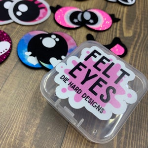 Felt Eye Travel case with 8 pairs of felt and vinyl eyes for amigurumi