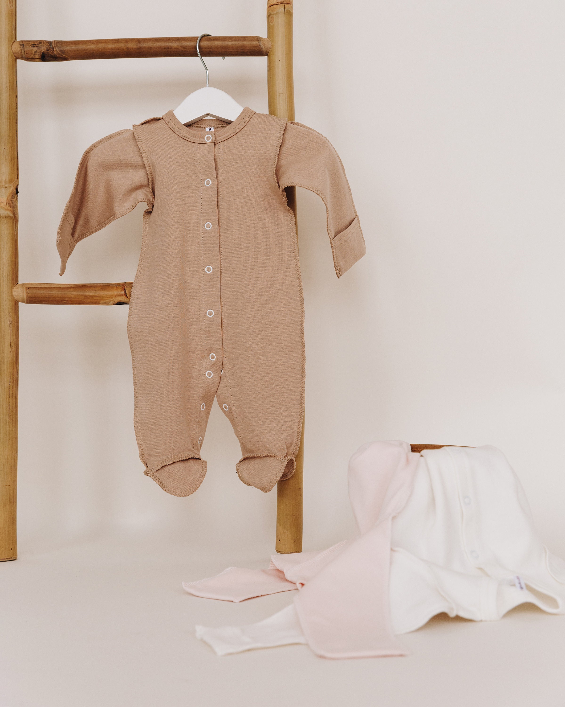 0 3 month sleepers with mittens