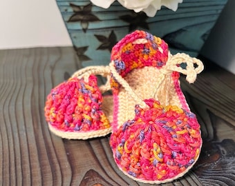 Handmade Crochet Baby Shoes for Girl Gender Reveal Party Soft Sole Baby Shoes Baby shower gift for New Mama shoes for 0 to 1 month old baby