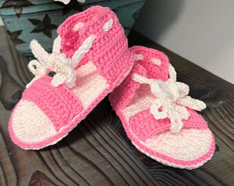 Baby Crochet Sandals with Pearl details for Gender Reveal Party Baby shower gift for babies Baby Girl Gift 0 to 3 months old Girl baby shoes