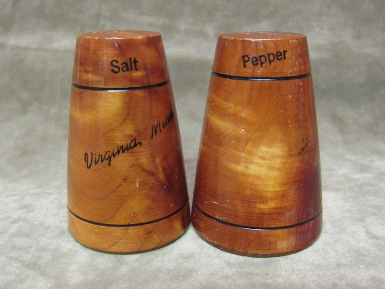 Vintage Cedar Wood Salt Pepper Shakes Souvenir Virginia Minnesota Circa 1950/'s items