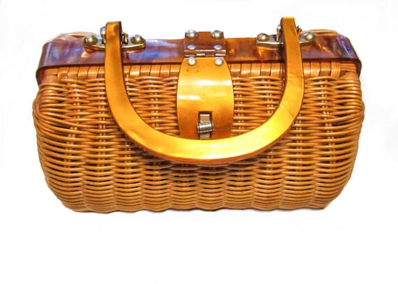 1950’s vintage wicker basket purse with lucite han