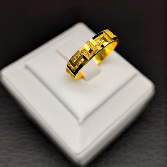 Wedding rings, gold wedding rings and much more at Devi Jewellers