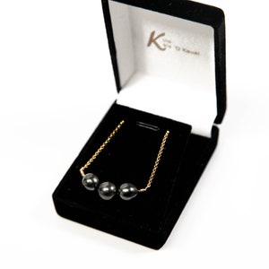 Colar KEALIA - Colar com barra de pérolas do Taiti preenchido com ouro 14K