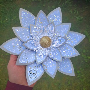 スーパーセールテンプレート ペーパーフラワー SVG | フローラルシャドーボックス | 保育園の装飾 | ペーパーフラワーの壁飾り | 2色のグリッターフラワー
